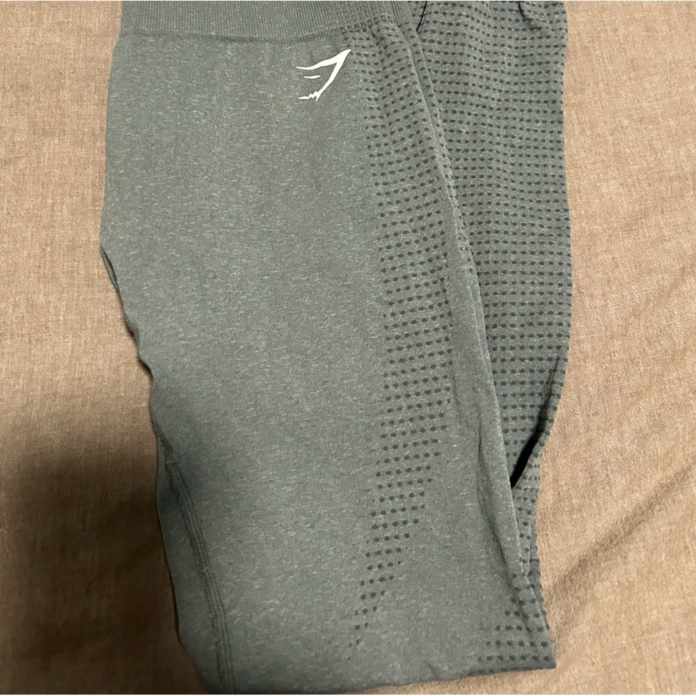 vital seamless leggings size medium